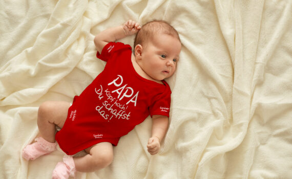 Mockup1 Papa Du schaffst Das rot